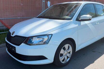 Skoda Fabia 64.000 km 6.999 &euro; Berlin 12057