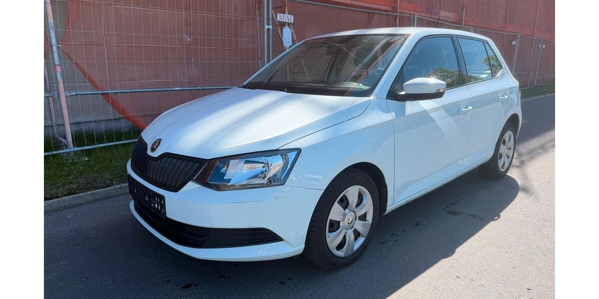 Skoda Fabia 64.000 km 6.999 &euro; Berlin 12057