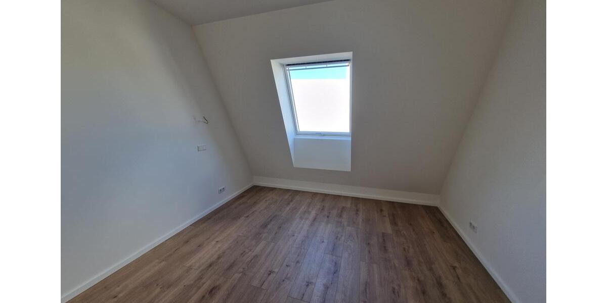 Dachgeschoßwohnung Berlin Mitte - 4 Zimmer, 122 m&sup2;, 2.001&euro; | Angebot:23317054