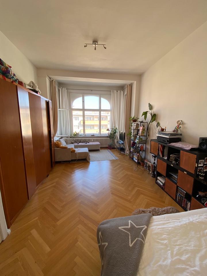 Schöne Altbauwohnung mit Balkon (möbliert) 01.Nov - 31. Jan zimmer