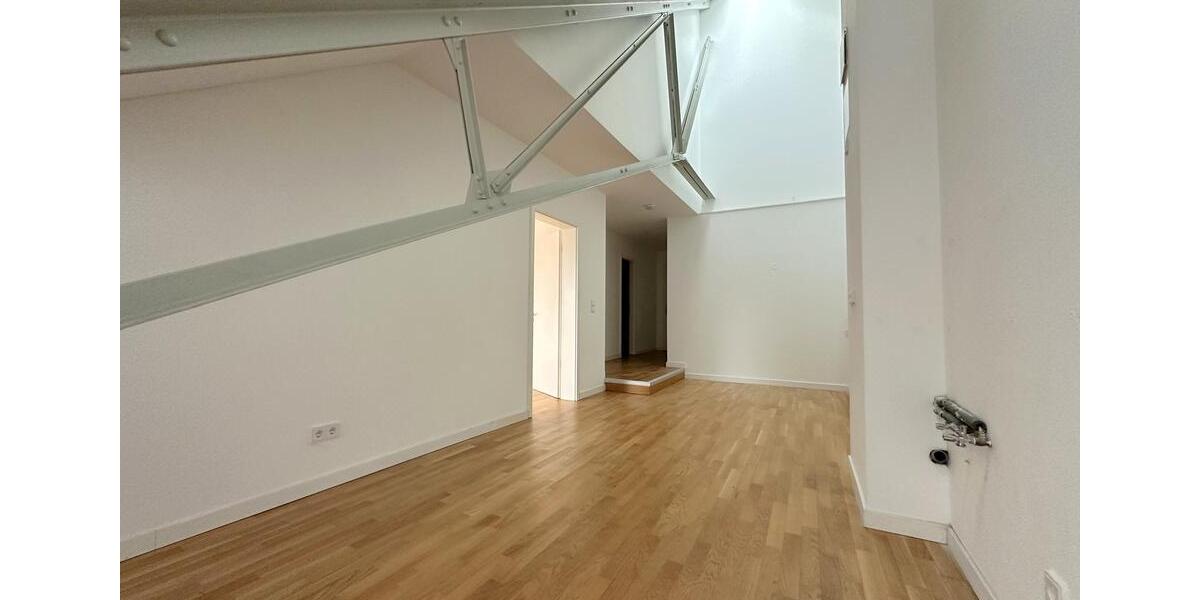 Dachgeschoßwohnung Königs Wusterhausen - 2 Zimmer, 60 m&sup2;, 700&euro; | Angebot:25855430