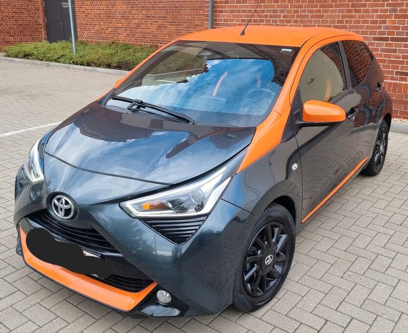 Toyota Aygo (X) 70.727 km 10.990 € Berlin 12489
