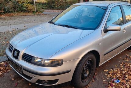 Seat Leon 83.066 km 4.490 &euro; Berlin 14057