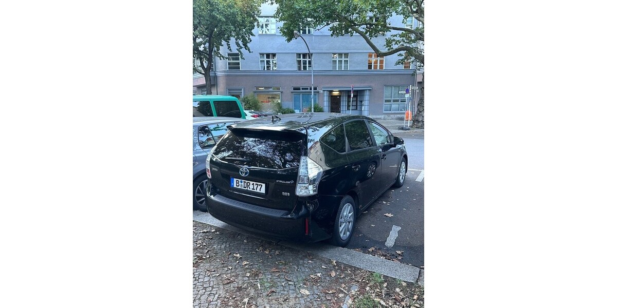 Toyota Prius Plus 244.000 km 8.250 &euro; Berlin 10178