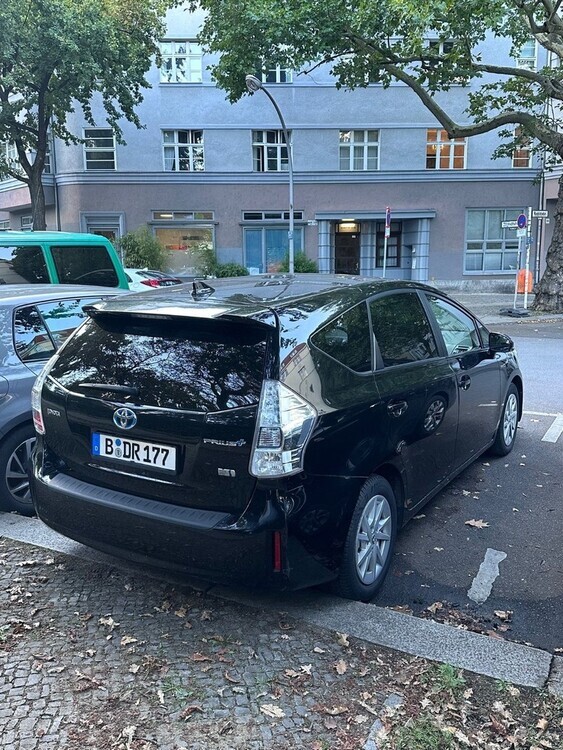 Toyota Prius Plus 244.000 km 8.250 € Berlin 10178