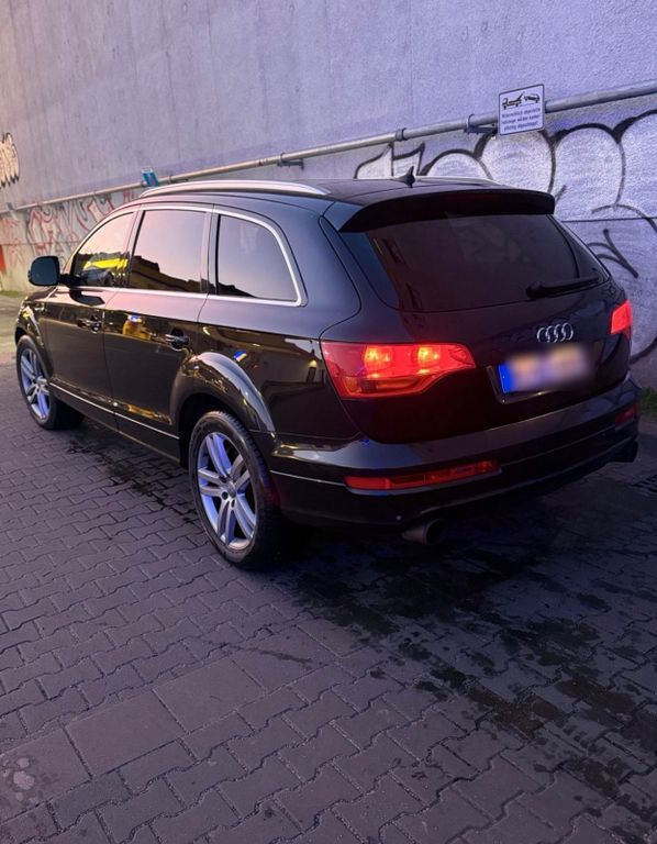 Q7