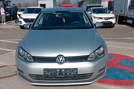 VW Golf 294.000 km 5.800 &euro; Mittenwalde 15749