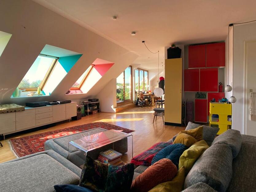Helle 3-Zi 90m² DG-Whg Terrasse Blick Tiergarten provisionsfrei