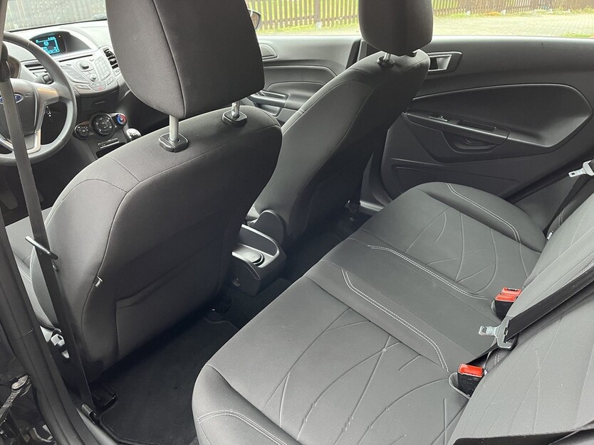 Ford Fiesta 104.950 km 5.200 € Berlin 10178