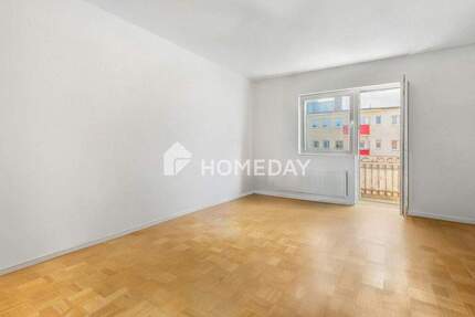 Sanierte Drei-Zimmer-Wohnung mit Balkon, Einbauküche, Stellplatz und Keller 3 zimmer