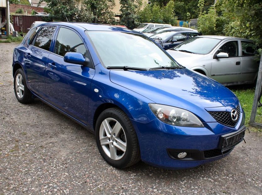 Mazda 3 124.400 km 3.599 € Berlin 13057