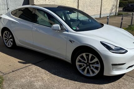 Tesla Model 3 57.600 km 18.999 &euro; Berlin 12587