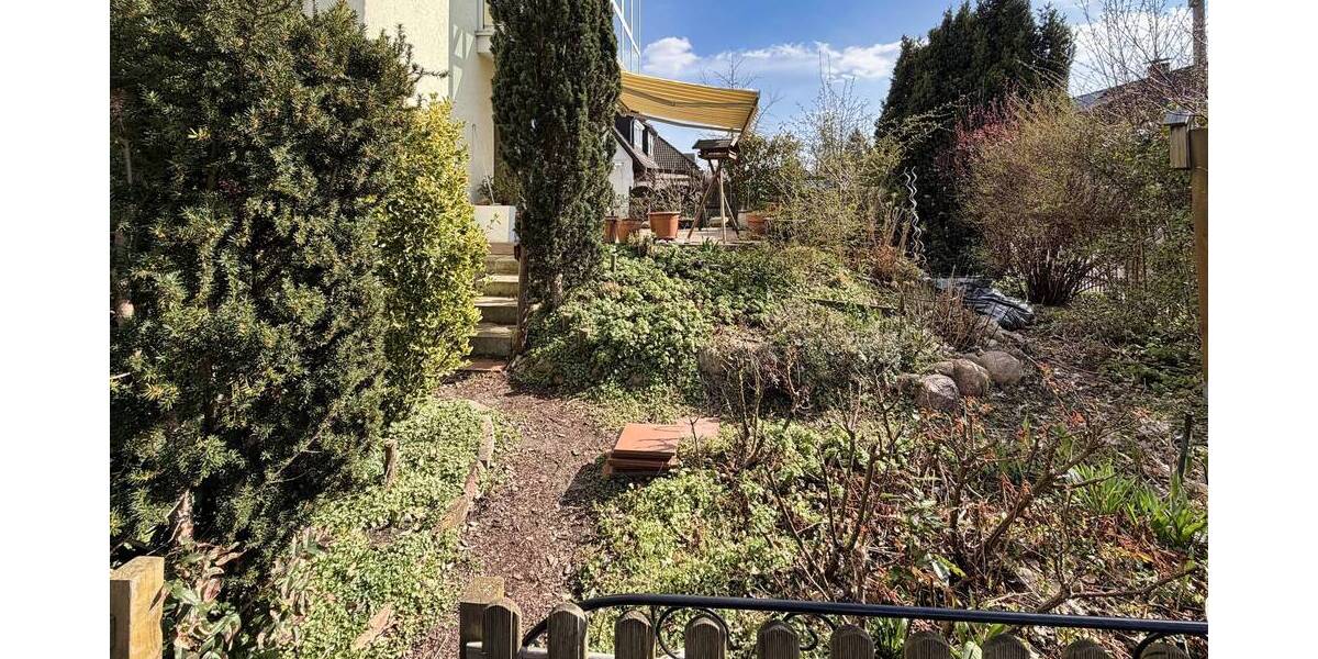 Fast wie im Einfamilienhaus: sonnige Wohnung mit eigenem Garten in U-Bahnnähe - Erdgeschoßwohnung Berlin / Rudow Rudow | Angebot:26072502