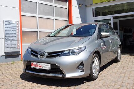 Toyota Auris 91.440 km 9.900 &euro; Dahlwitz Hoppegarten 15366