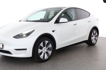 Tesla Model Y 24.682 km 35.880 &euro; Berlin 12103