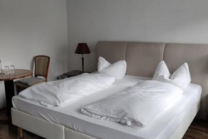 Haus Berlin Marzahn-Hellersdorf - 5 Zimmer, 180 m&sup2;, 2.500&euro; | Angebot:25908144