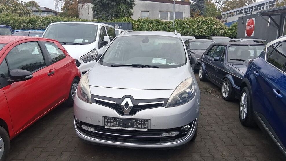 Renault Scenic 126.387 km 6.900 € Berlin 12057