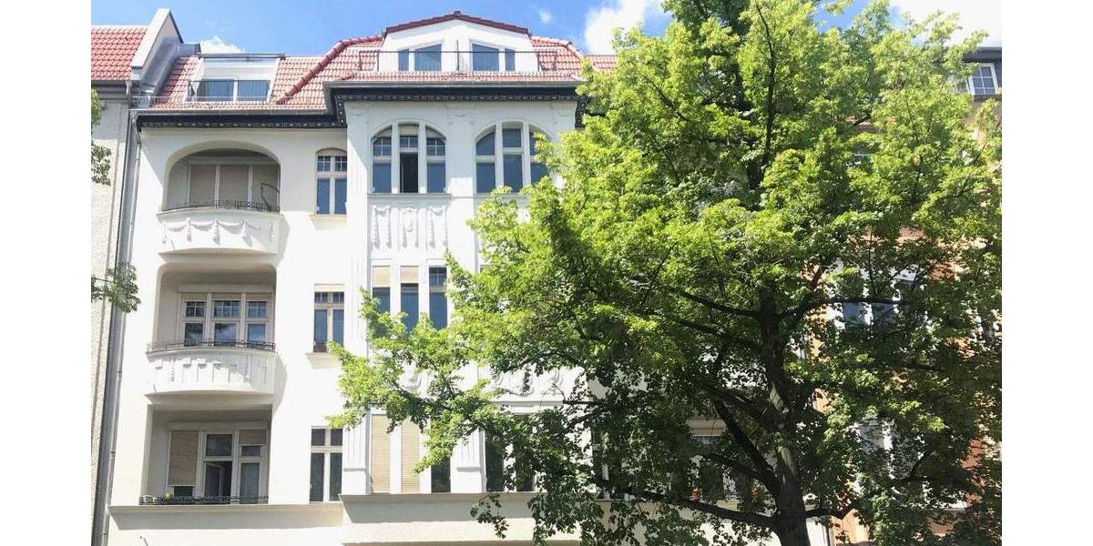 Spacious 2 bedrooom apartment in leafy Pankow district with kitchen and furniture 2 zimmer