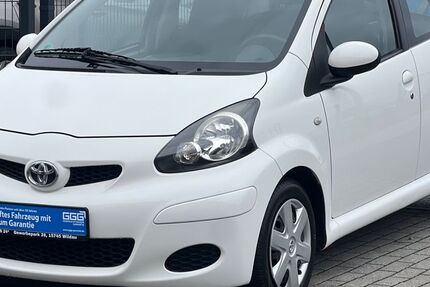 Toyota Aygo (X) 48.681 km 5.490 &euro; Wildau 15745
