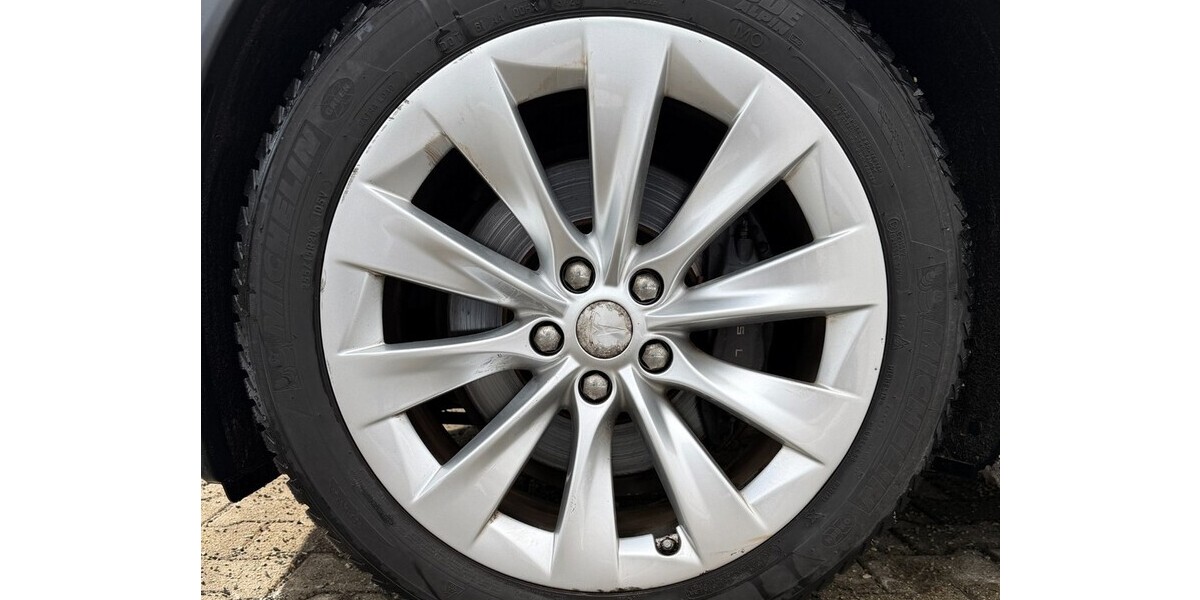 Tesla Model X 153.000 km 39.999 &euro; Berlin 10178