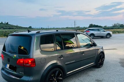 VW Touran 180.000 km 11.899 &euro; Berlin 12435