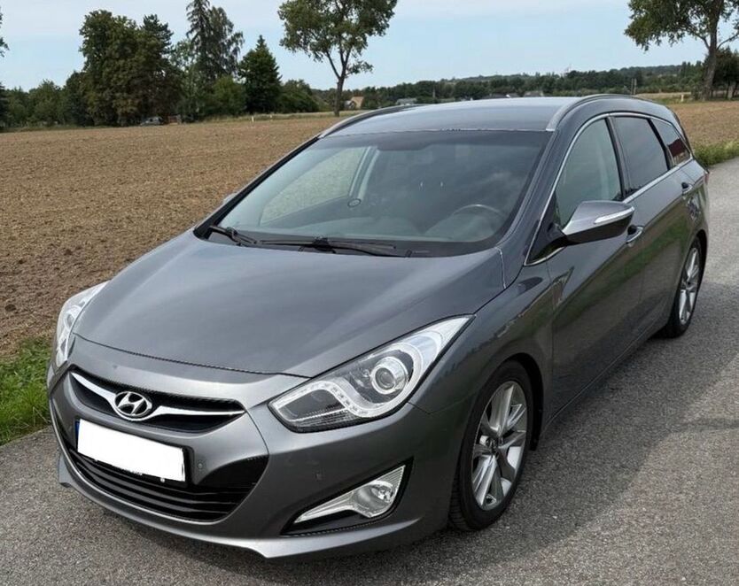 Hyundai i40 213.000 km 6.000 € Berlin 13599