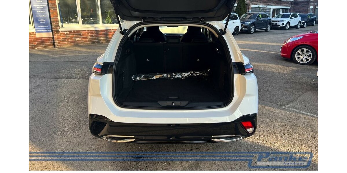 Peugeot 308 Allure EAT8*NAV*Carplay*LED*360°*Cockpit 150.000 km 14.990 &euro; Berlin 13187