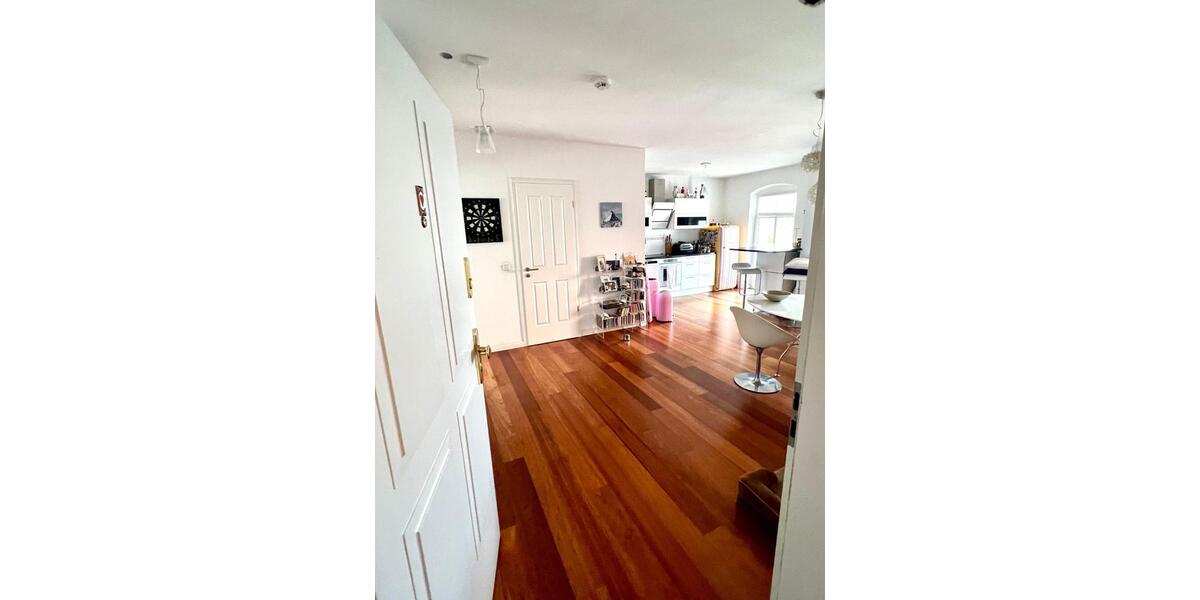 Helle, liebevoll gestaltete 4-Zimmer-Altbau-Oase mit West-Balkon 4 zimmer