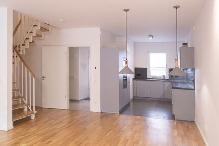 Provisionsfrei* Familienfreundliches Reihenhaus mit Garten & Stellplatz - Haus Berlin Spandau | Angebot:24854460