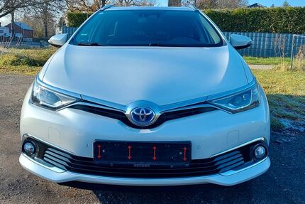 Toyota Auris 123.300 km 13.199 &euro; Blankenfelde-Mahlow 15831