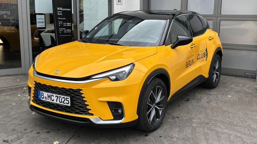 Lexus LBX 5.000 km 37.730 € Berlin 13403