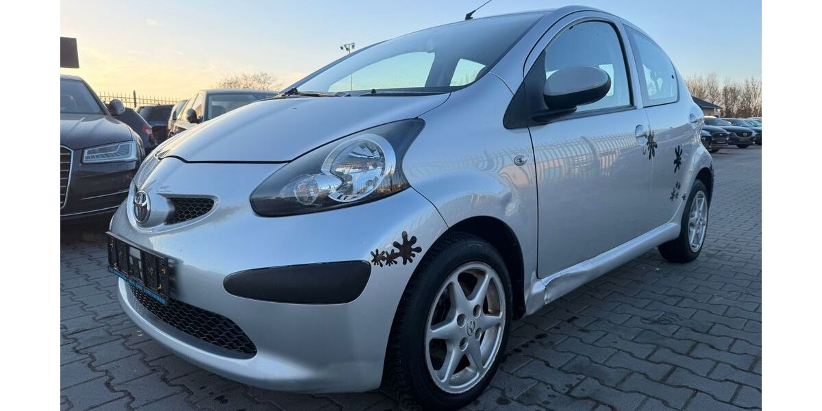Toyota Aygo (X) 123.000 km 1.299 &euro; Oberkrämer 16727