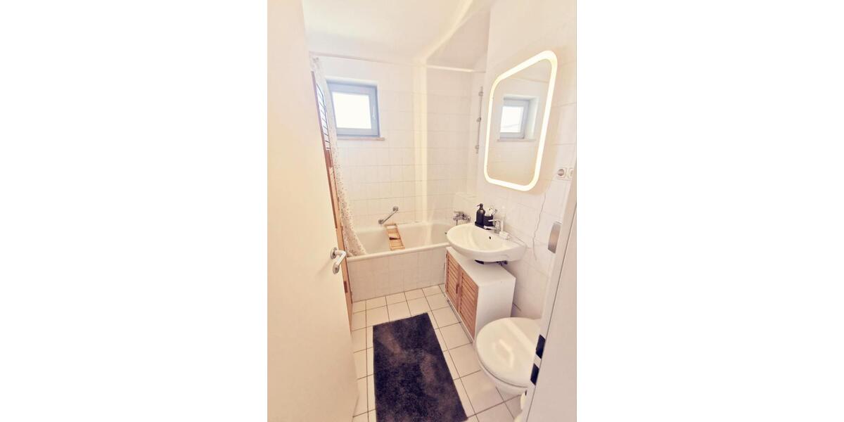 Dachgeschoßwohnung Schönefeld - 2 Zimmer, 48 m&sup2;, 950&euro; | Angebot:26449167
