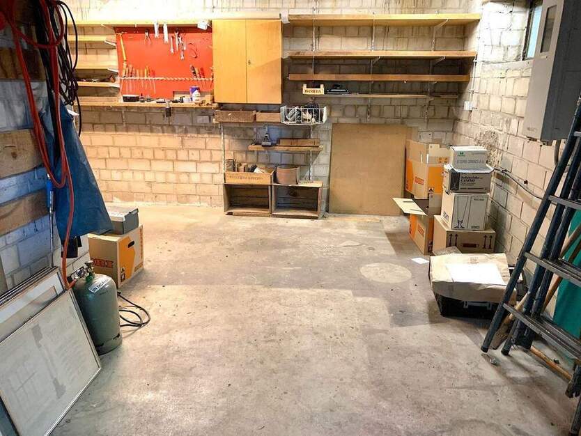 Architektonisches Highlight: Wohnen u. Arbeiten unter einem Dach in getrennten Einheiten, hell u. mit außergewöhnlichem Grundriss!