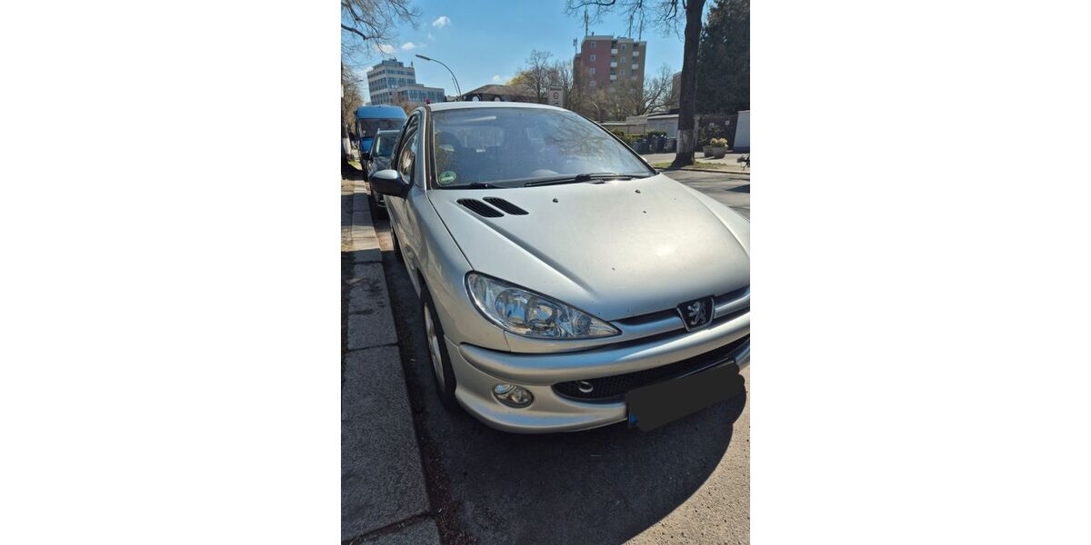 Peugeot 206 142.800 km 1.099 &euro; Berlin 10713