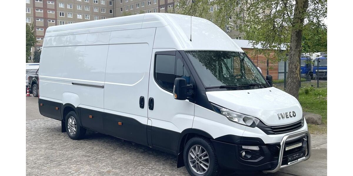 IVECO Andere 188.000 km 23.681 &euro; Berlin 12681