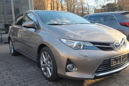 Toyota Auris 59.985 km 12.499 &euro; Berlin 13581