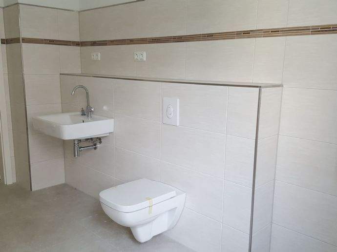 Etagenwohnung Berlin Kaulsdorf - 4 Zimmer, 94 m&sup2;, 1.690&euro; | Angebot:25846010