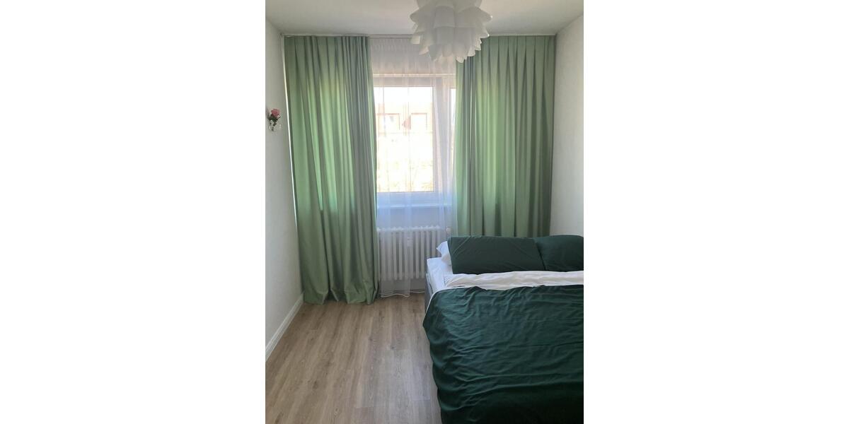 Dachgeschoßwohnung Berlin Spandau - 3 Zimmer, 82 m&sup2;, 1.350&euro; | Angebot:26660611