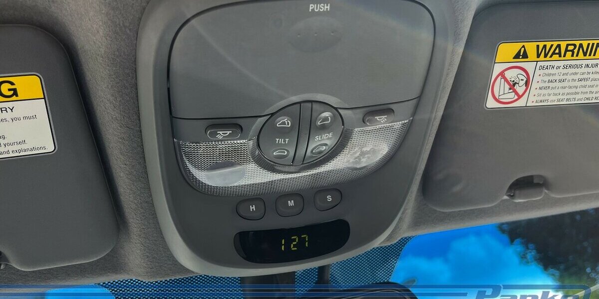 Kia Carens 2.0 16V EX Van*SchiebeD.*Klima*PDC*Bluet* 109.096 km 1.100 &euro; Berlin 13187