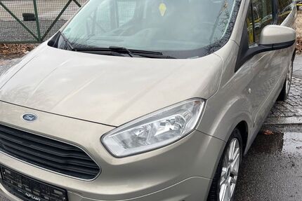 Ford Tourneo Courier 134.000 km 5.980 &euro; Berlin 12349