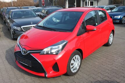 Toyota Yaris 49.000 km 8.900 &euro; Berlin 12057