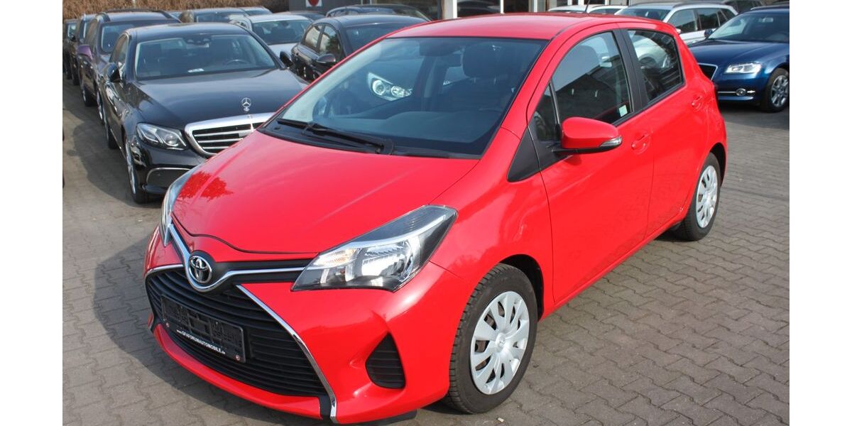 Toyota Yaris 49.000 km 8.900 &euro; Berlin 12057