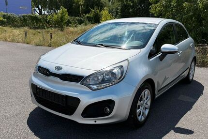 Kia Rio 99.998 km 4.499 &euro; Berlin 12057