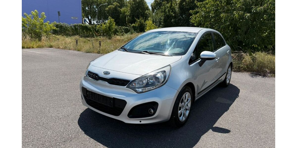 Kia Rio 99.998 km 4.499 &euro; Berlin 12057