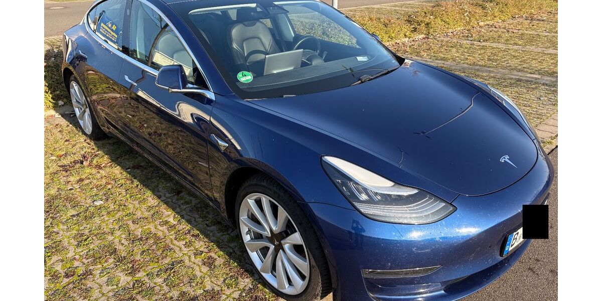 Tesla Model 3 132.000 km 22.000 € Berlin 10365