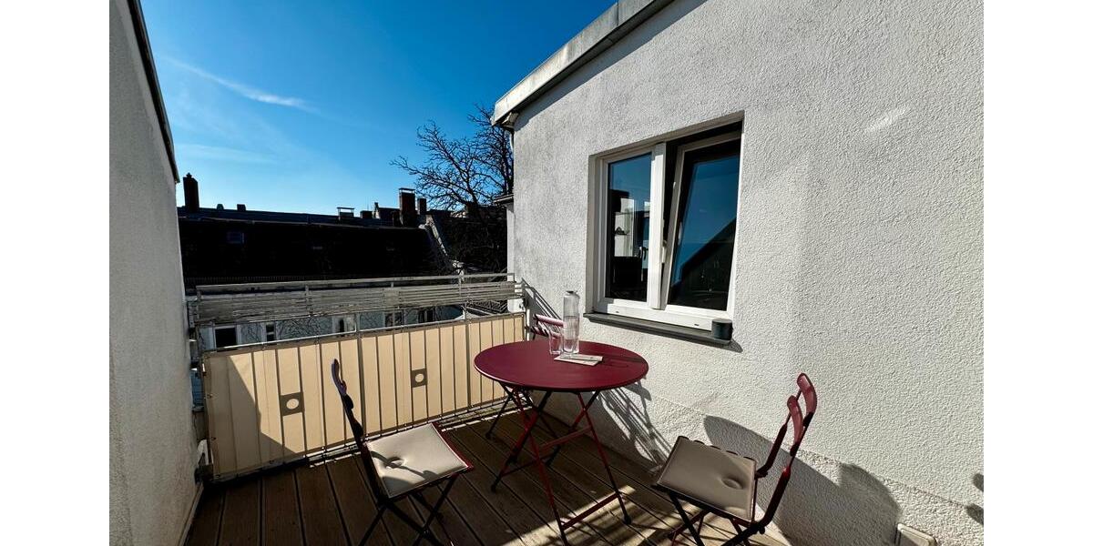 Dachgeschoßwohnung Berlin Charlottenburg-Wilmersdorf - 2 Zimmer, 106 m&sup2;, 1.600&euro; | Angebot:25979323