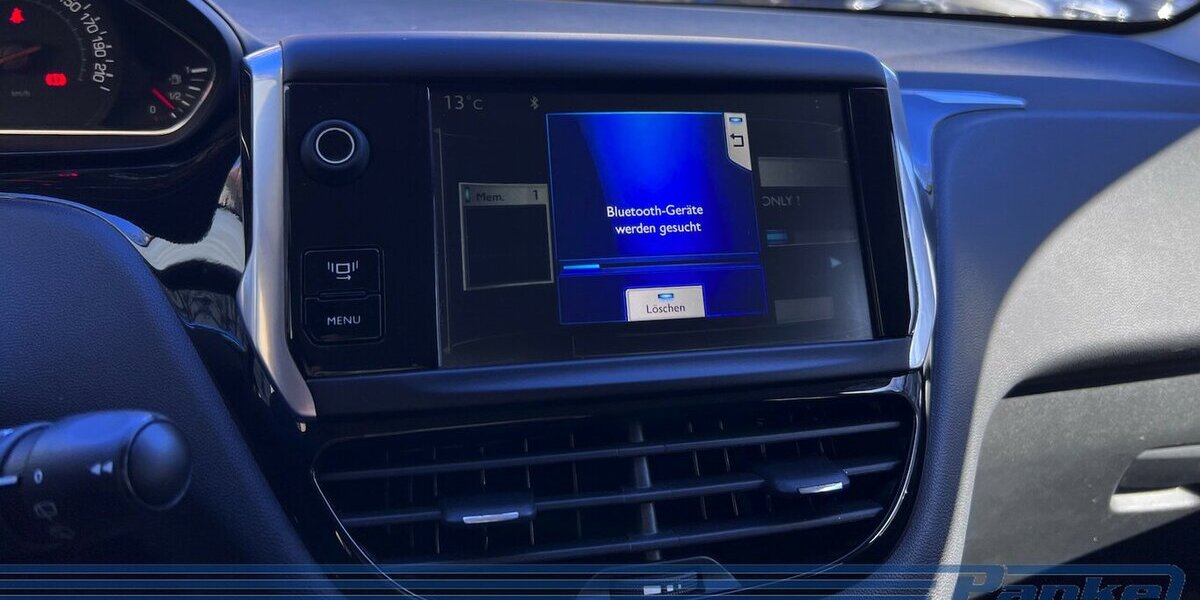 Peugeot 208 Style 1.2*SHZ*5trg*PDC*Klima*Blueto*Tempo* 73.611 km 7.980 € Berlin 13187