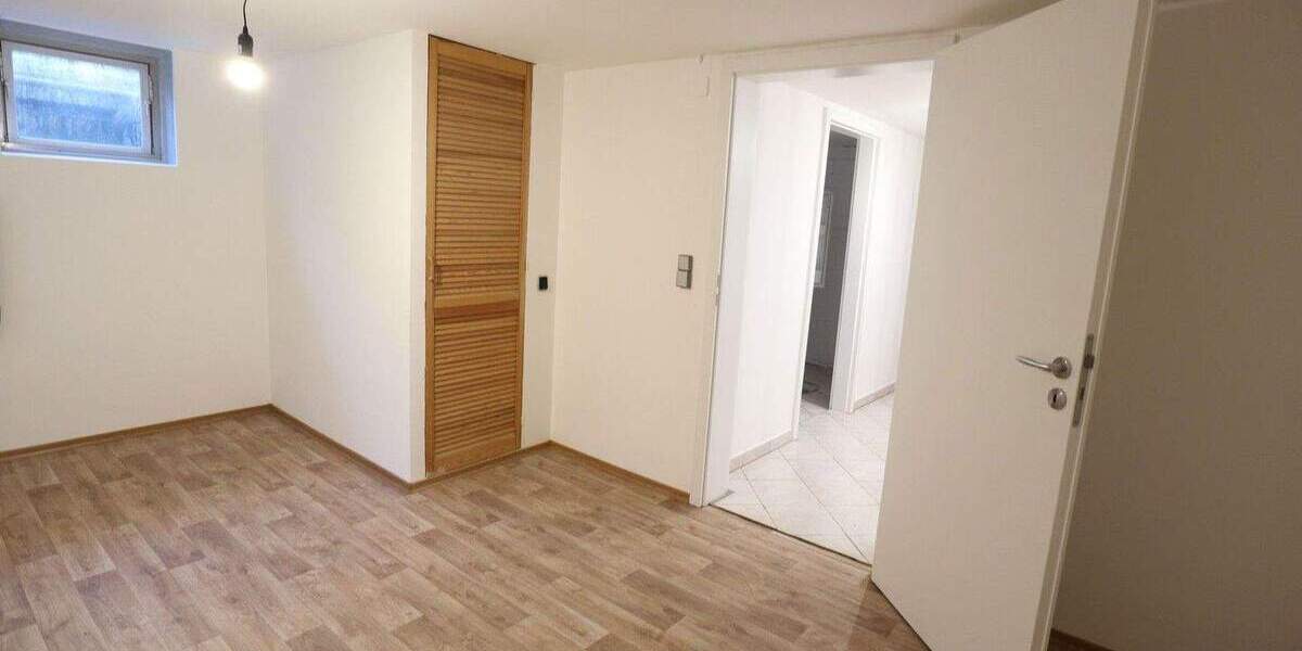 Doppelhaushälfte Berlin Mahlsdorf - 6 Zimmer, 120 m&sup2;, 2.150&euro; | Angebot:25705049