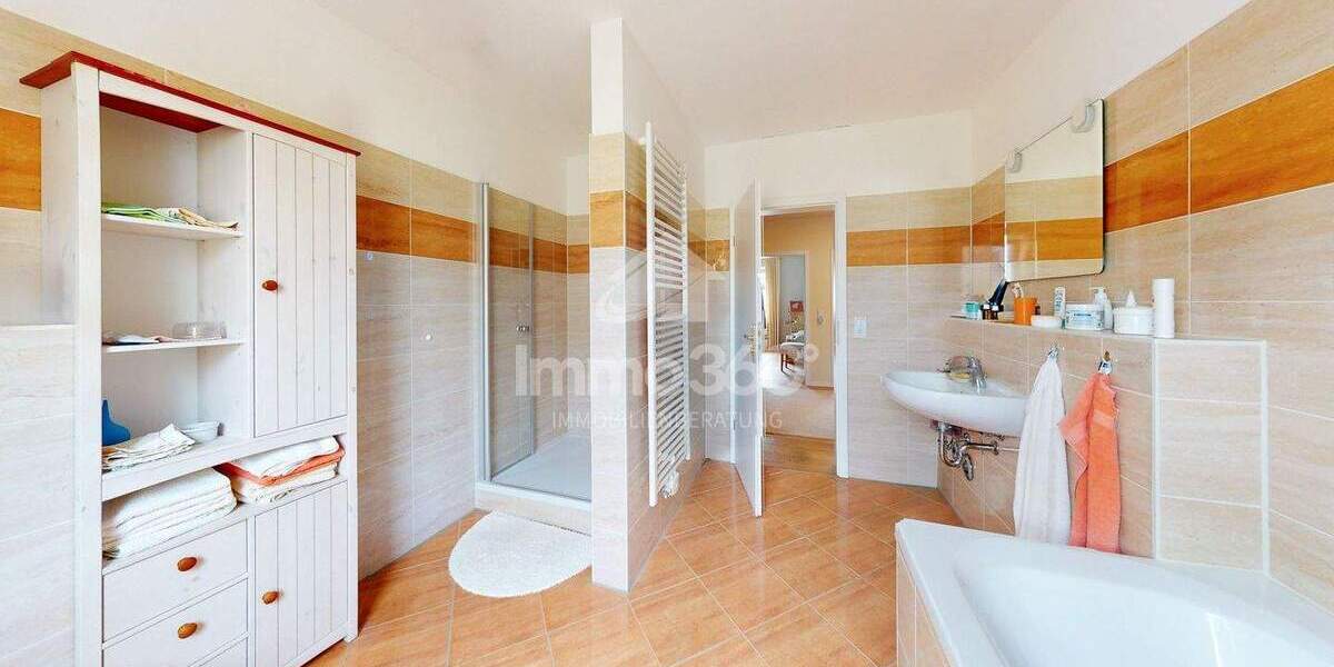 Mehrfamilienhaus, Wohnhaus Potsdam Groß Glienicke - 7 Zimmer, 228 m&sup2;, 790.000&euro; | Angebot:24885067